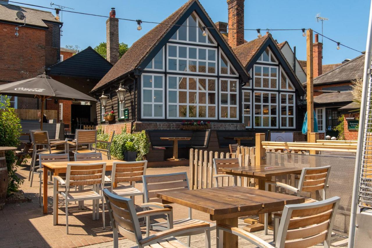 The Crown Pub And Hotel Manningtree Екстер'єр фото