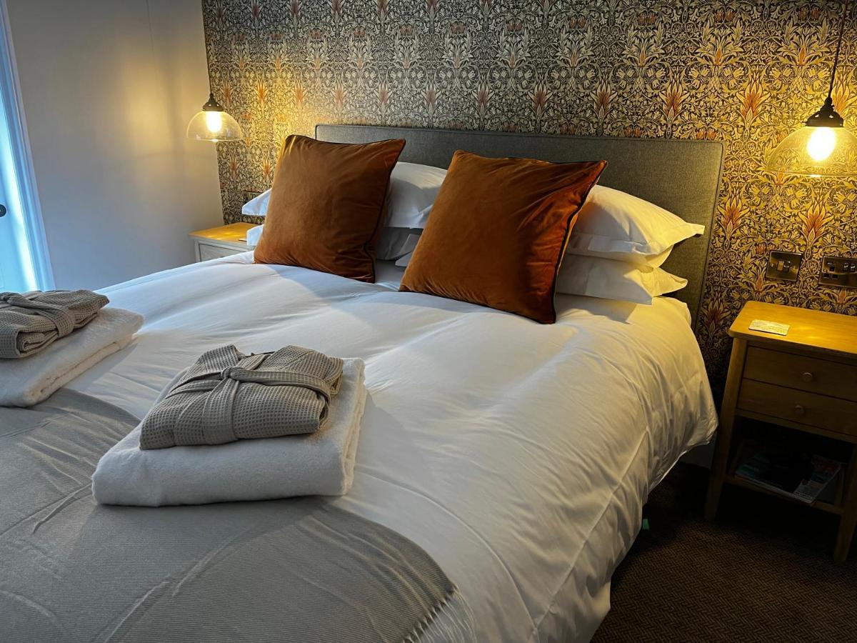The Crown Pub And Hotel Manningtree Екстер'єр фото