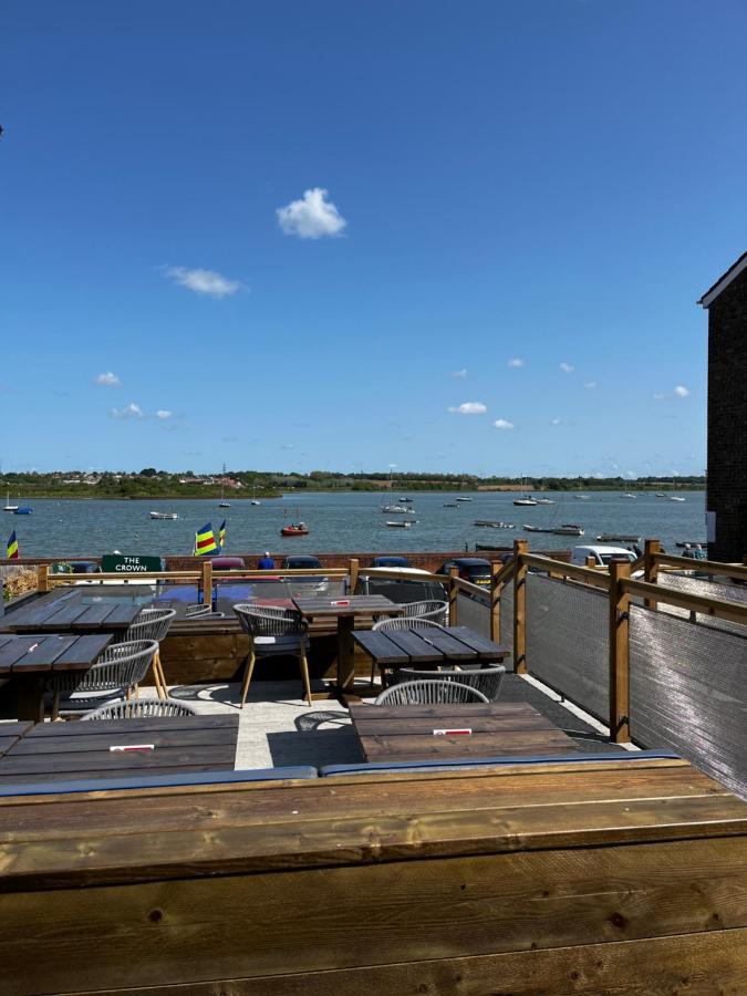 The Crown Pub And Hotel Manningtree Екстер'єр фото